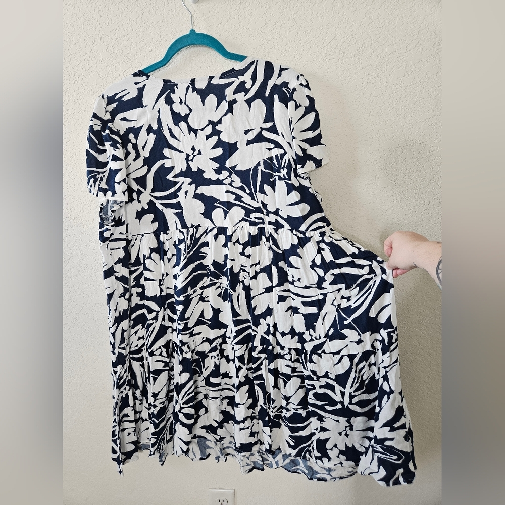NWOT! Chic Soul Navy and White Boho Floral Mini Dress with Flutter Sleeves! - Picture 8 of 10